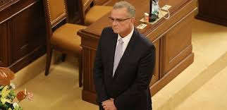 Pokud může být v radě čro léta nějaký kňourek, tak proč by se nemohla do čt vrátit zadními vrátky i bobošíková? Kalousek Lipovska A Bobosikova Proti Panu Bohu Parlamentnilisty Cz Politika Ze Vsech Stran