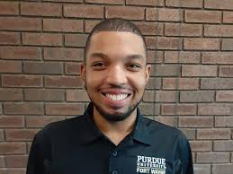 Is there a maid coming to clean the apartments in housing?