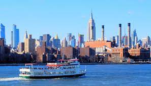 The exact experience varies slightly by boat. Circle Line Bootstouren In New York Newyorkcity De