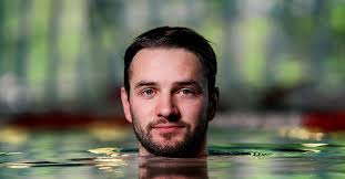 Kamminga traint onder leiding van mark faber ; To Do Or Die Hoe Laatbloeier Arno Kamminga Tot Zwemfenomeen Uitgroeide Nrc