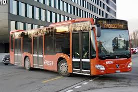 Mb C2 K 21 Der Rbs Am 12 2 19 Vor Dem Bahnhof Worblaufen Bahnhof Deutsche Autos Reisecar