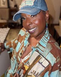 Phyllis East's Instagram, Twitter & Facebook