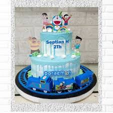 Mas arif ingin order kue ulang tahun dengan karakter doraemon gambar dari buttercream. Doraemon With Moving Train Kereta Birthday Cake Kue Ulang Tahun Shopee Indonesia