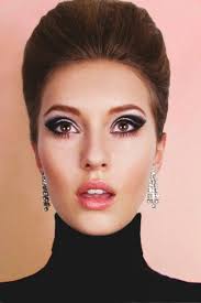 Throwback In Time 1960s Makeup Trends 60s Makeup Eyes 1960s Makeup 60s Makeup And Hair