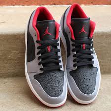 Air Jordan 1 Low White University Red Black Air Jordan 1 Low Black Gym Red Cement Grey Eu Kicks Sneaker Magazine Air Jordans Popular Sneakers Jordans Girls
