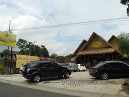 Kampoeng sawah menyediakan tempat makan bernuansa rumah tradisional yang dilengkapi kolam renang. Alamat Telepon Rumah Makan Khas Sunda Manjabal Purwokerto Jawa Tengah Panggon