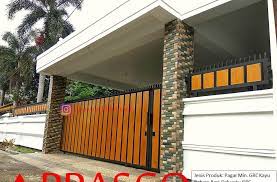 #inspirasihunian#pagarkekinian#pagarterbaru2020#duniapropertindo60+ contoh pagar rumah minimalis besi dan kayu modern.model pagar rumah minimalis selanjutnya dilihat dari bentuknya, ada beberapa bentuk pagar untuk konsep rumah minimalis yang dapat anda untuk anda yang ingin menonjolkan segi kesederhanan tanpa meninggalkan kesan modernnya. Inspirasi 13 Model Pintu Pagar Kayu Minimalis