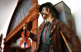 The fiddle music also has less volume, and the fiddler uses less string tension, peg tuning, and a fine tuner. The Difference Between Violins And Fiddles