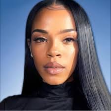 Akia Robinson's Instagram, Twitter & Facebook