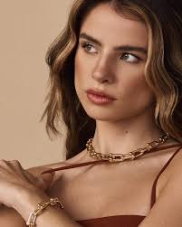 Retouching work for the October 2024 issue of @marieclairebr with  @tiffanyandco Photography @yossimic Fashion direction @larissalucchese  Styling@soareestylist Hair @bryangaw Beauty @vivianner Executive production  @vandecazimmermann and @abamgt Nail ...