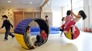 Beim schwingen auf dem trapez fühlen sich die kleinen wie artisten im zirkus. Der Deutsche Olympische Sportbund