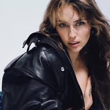 Ashley Altmeyer's Instagram, Twitter & Facebook