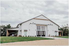 The Barn At Grace Hill Kansas City Wedding Photography Kansas Wedding Photographer Barn