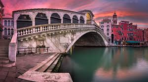 We have an extensive collection of amazing background images carefully chosen by our community. Sunrise Venice Italy Rialto Bridge And San Bartolomeo Church 4k Ultra Hd Wallpaper For Desktop Laptop Tablet Mobile Phones And Tv 3840x2400 Wallpapers13 Com