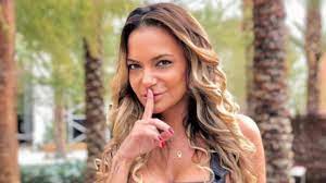 Singer & member of @trupaandreoficial ‍: Andreea Antonescu A Primit O SumÄƒ FabuloasÄƒ Pentru ApariÈ›ia Din Playboy Cum A ObÈ›inut AtaÈ›ia Bani