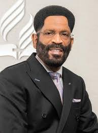 Brian Postlewait's Instagram, Twitter & Facebook