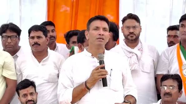 जीतू पटवारी का प्रशासन पर बड़ा हमला “एसपी और कलेक्टर, क्या चुनाव जिताने का  ठेका ले लिया था? क्या आप जनता से बड़े हो गए हैं?”