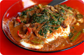 Apabila sebut sahaja mee bandung, mesti anda terbayangkan keenakan mee yang mempunyai kuah yang pekat bersama telur dan juga udang. Mee Bandung Hanifah Malaysian Kitchen