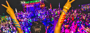 The full moon party began as a small gathering of friends in the 1980s but unexpectedly grew into one of the largest and most notorious parties on the planet. Full Moon Party Koh Phangan In Thailand Samuilocals