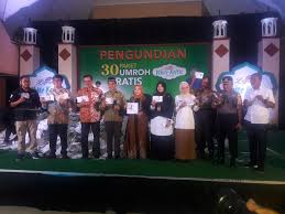 Masukkan bubuk luwak white coffee ke dalam cangkir 2. Luwak White Koffie Pastikan 30 Pemenang Dalam Pengundian Umroh Gratis Inijabar Com