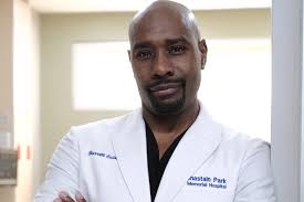 The resident cleverly digs into the pleasant tv myth of the crusading doctors who care and uncovers an industry built on paranoia, malpractice, the almighty dollar. It S No More Mr Nice Guy For Morris Chestnut On The Resident