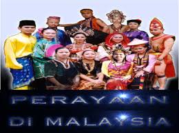 Perkataan deepavali merupakan gabungan perkataan dipa yang bererti cahaya dan perkataan gavali yang bererti barisan. Perayaan Masyarakat Di Malaysia