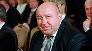 После ельцина было 13 тысяч. Spuskaemsya V Podval I Otsizhivaemsya Korzhakov Rasskazal O Planah Elcina Vo Vremya Putcha Trk Zvezda Novosti 20 08 2018