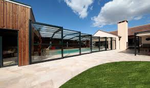 Sa structure en aluminium est labellisée qualimarine® et qualilaquage®. Abri Piscine Haut Adosse Accole Modeles Telescopiques Coulissants Renoval