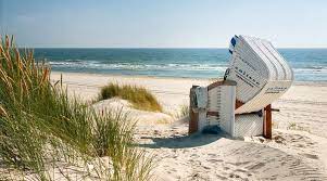 It manufacturers ambulances, firetrucks, police cars and other emergen. Der Strand Im Ostseebad Binz Fur Den Perfekten Urlaub