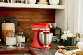 Kitchenaid tarjoaa kattavan valikoiman ensiluokkaisia pieniä ja suuria kodinkoneita, joilla saat kotikeittiössäsi aikaan ammattitasoisia tuloksia. Quel Est Le Meilleur Robot Multifonction Kitchenaid Et Comment L Utiliser Gentleman Moderne