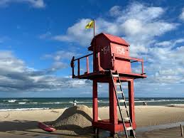 Manhã de quarta-feira com tempo parcialmente nublado no litoral Norte