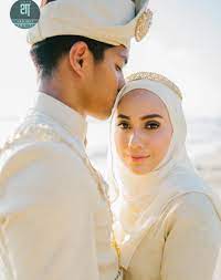 Samihah binti ahmad baderi (born 22 february 1988), better known by her stage name mia ahmad, is a malaysian actress, commercial/freelance model and a brand ambassador. Punca Sebenar Mia Ahmad Dan Izham Tarmizi Batalkan Majlis Resepsi Iluminasi