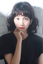 黒髪セミロングのパーマで重すぎずにかわいい女の子を目指しちゃお