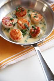 Petoncle Poele Au Vin Blanc Sauce Au Beurre Recettes Ma Fourchette In 2020 Scallop Recipes Scallops Seared Cooking Whole Chicken