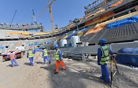 Mondial 2022 : Amnesty appelle le Qatar à enquêter (sérieusement) sur la  mort des travailleurs migrants