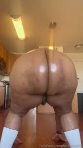 PhatBootyKing aka phatbootyking OnlyFans - BIG BOOTY FREAK WHO GETS NASTY -  XXX shemale video available for online viewing on X-tg.