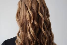 This subreddit is dedicated to any and all with naturally wavy, curly, coily, or kinky locks. 20 Low Maintenance Haircuts For Thick Hair Easy Hairstyles And Hacks Davines