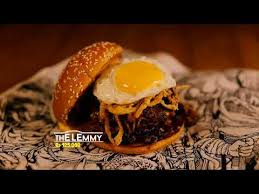 Baru buka sekitar 4 bulan, lawless burgerbar memiliki sajian burger enak seperti the lemmy the lemmy jadi yang paling wajib anda coba karena porsinya besar dan bisa dinikmati berdua. Lawless Jakarta X Kallos By Lawless Jakarta
