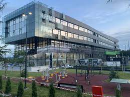 Currently, more than 10,000 graduates had finished the school. Ekapija Bau Des Forschungs Und Technologieparks Ntp Nis Auf 14 000 M2 Abgeschlossen Erste Mieter Weltberuhmte Technologieunternehmen Und Lokale Startups Ab August Im Neubau