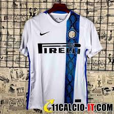 Un ritorno al passato con l'effetto serpente come nel 2011/2012. Sito T Shirt Allenamento Inter Milan Bianca Blu 2021 2022