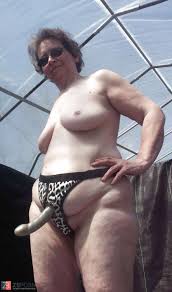 Granny Femdom Sex - Bobs and Vagene