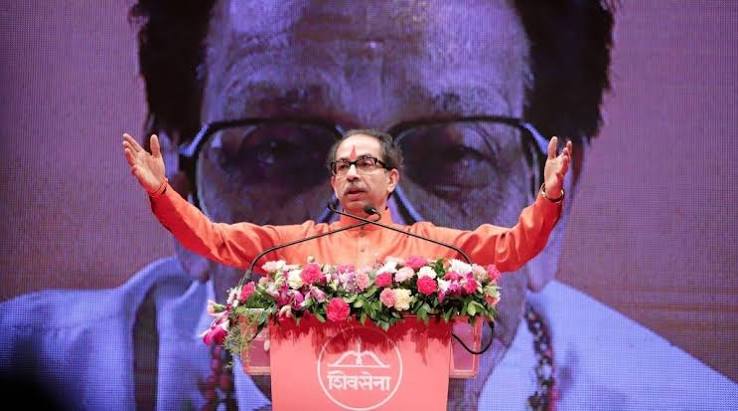 tv debate bjp attack on shiv sena over hindutva anand dubey hits back uddhav thackeray maharashtra, शिवसेना महाराष्ट्र, ठाकरे से बाहर नहीं जा सकती, बीजेपी के आरोप पर उद्धव के नेता पढ़ने
