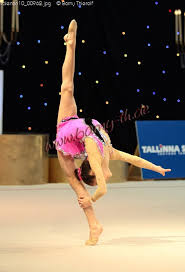 Be sure to favorite and thumbs up the video and leave a comment!stay tuned with fig and follow us on our different social platforms!subscribe to our youtube. Ginnastica 2 Mondi Paralleli Alexandra Agiurgiuculese La Stella Italiana Della Ginnastica Ritmica