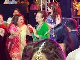 Emira (daughter) aymaan (son) 83: Photos Saira Banu Dances At Grandneice Sayyeshaa Saigal And Arya S Wedding Celebs In Attendance Hindi Movie News Times Of India