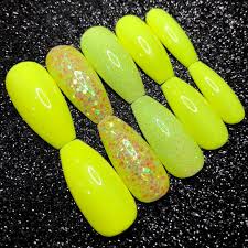 Its excellent consistency and ideal activation timing allow nail technicians to achieve brilliant acrylic nails. Neon Glitz Press On Nails Fake Acrylic Nails Health Beauty Perfumes Nail Care Others On Carousell