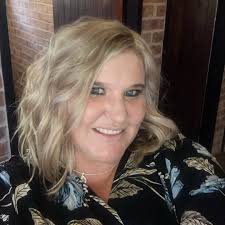 Hello everyone, I'm looking for a dietitian or personal trainer who  specializes in the ketogenic diet. I've had success with keto in the past,  but now I'm following a dairy-free version. I'm