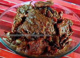 Ada stok daging di kulkas nih, bisa jadi menu buat makan malam😍 disajikan pake nasi anget + sayuran rebus damage nya mantappp😄 yuk mareeee kita eksekusi😃 Resep Semur Daging Sapi Bumbu Kecap Resep Masakan Lo