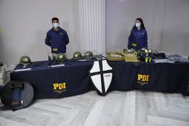 Recordar que orrego, en representación del pacto unidad constituyente, logró 657.227 votos (25,52%), seguido por oliva, del frente amplio, con 601.845 preferencias (23,37%). Profesionales Con Armas Y Del Movimiento Atp El Perfil De Detenidos Por Amenazas Contra Chong Nacional Biobiochile