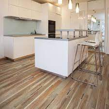 Smartcore Ultra Richmond Oak Wide Thick Waterproof Interlocking Luxury 15 76 Sq Ft Lowes Com Vinyl Flooring Kitchen Vinyl Plank Flooring Luxury Vinyl Plank Flooring