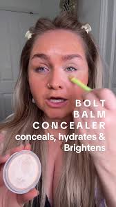 Concealer Magic: Hydrate and Brighten Your Under Eyes